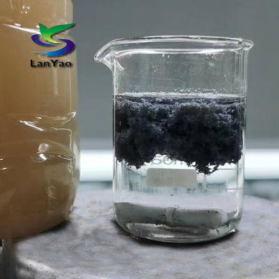 Établissement de produits chimiques pour la purification de l'eau liquide