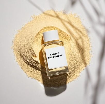 Échantillon blanc ou jauneâtre pour le traitement des eaux solides PAC 29-30% pour les besoins du client