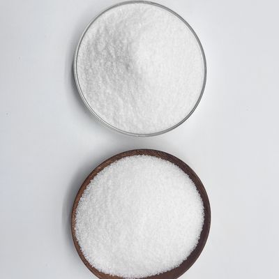 Polymère de traitement de l'eau PAM à apparence solide avec une densité totale de 0,8-1,0 G/cm3